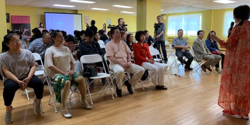 高娓娓：梁坤钿林肯中心舞蹈专场--流彩花韵新闻发布会在纽约举行